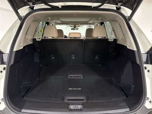 Used 2023 Nissan Rogue SL w/ SL Premium Package image 25
