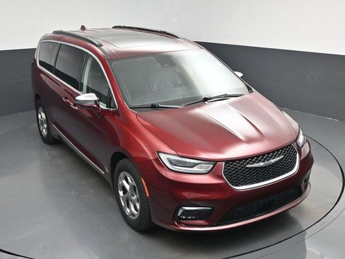 Used 2022 Chrysler Pacifica Limited image 43