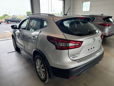 Used 2022 Nissan Rogue Sport SV FWD image 4