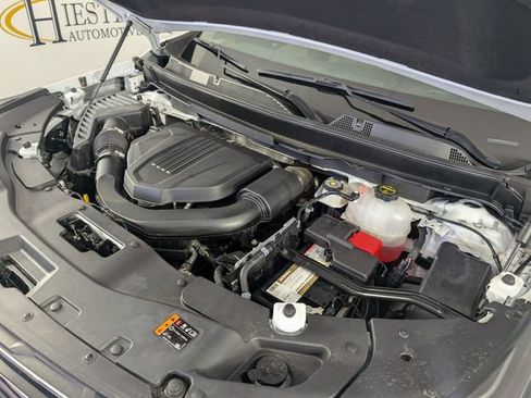Used 2025 Chevrolet Traverse LT w/ Driver Confidence Package FWD image 35