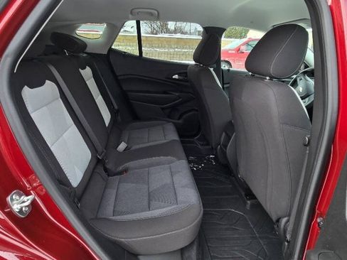 Used 2024 Chevrolet Trax LS w/ LS Convenience Package FWD image 19