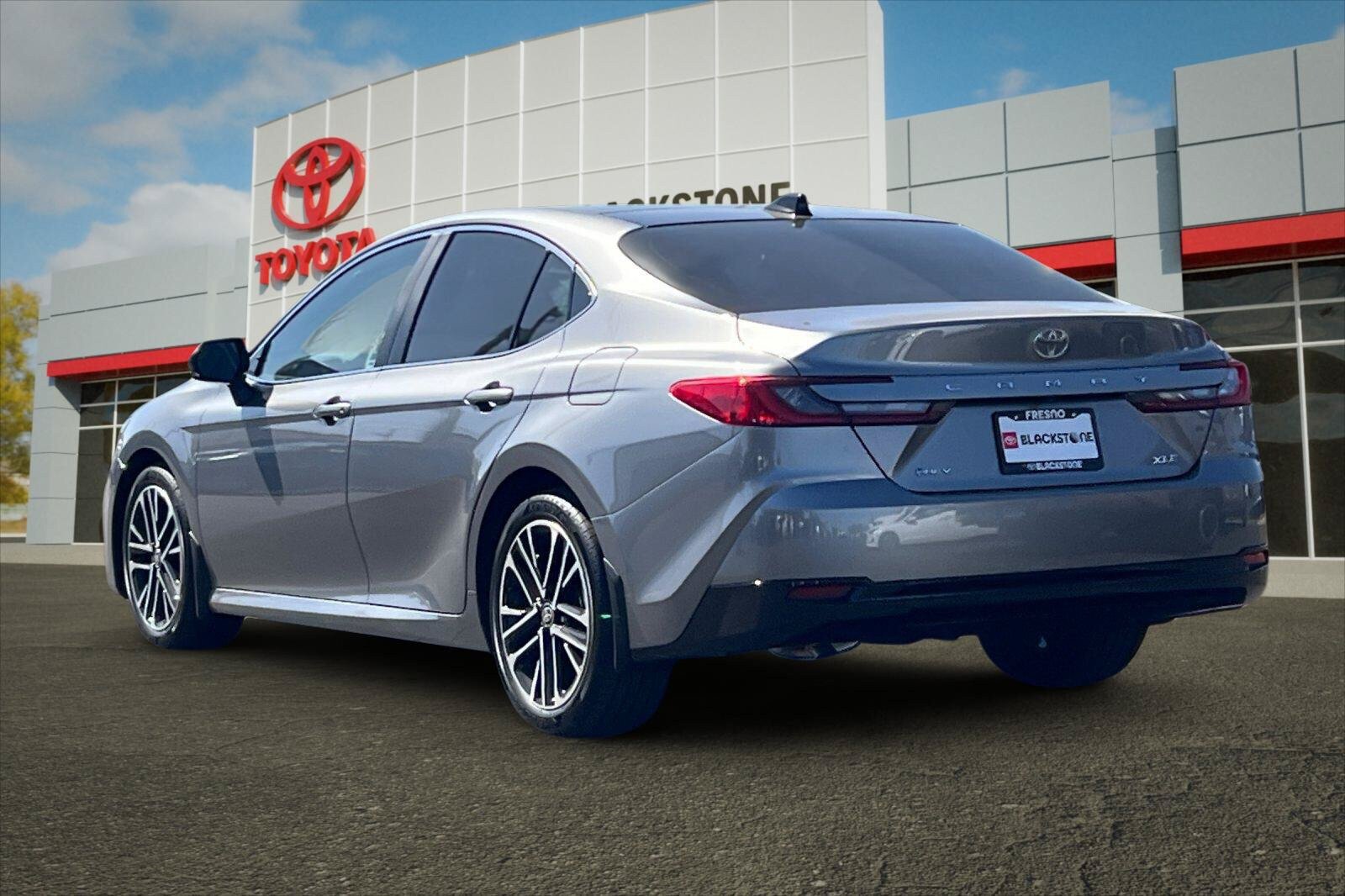 Used 2026 Toyota Camry XLE w/ Premium Package FWD image 5