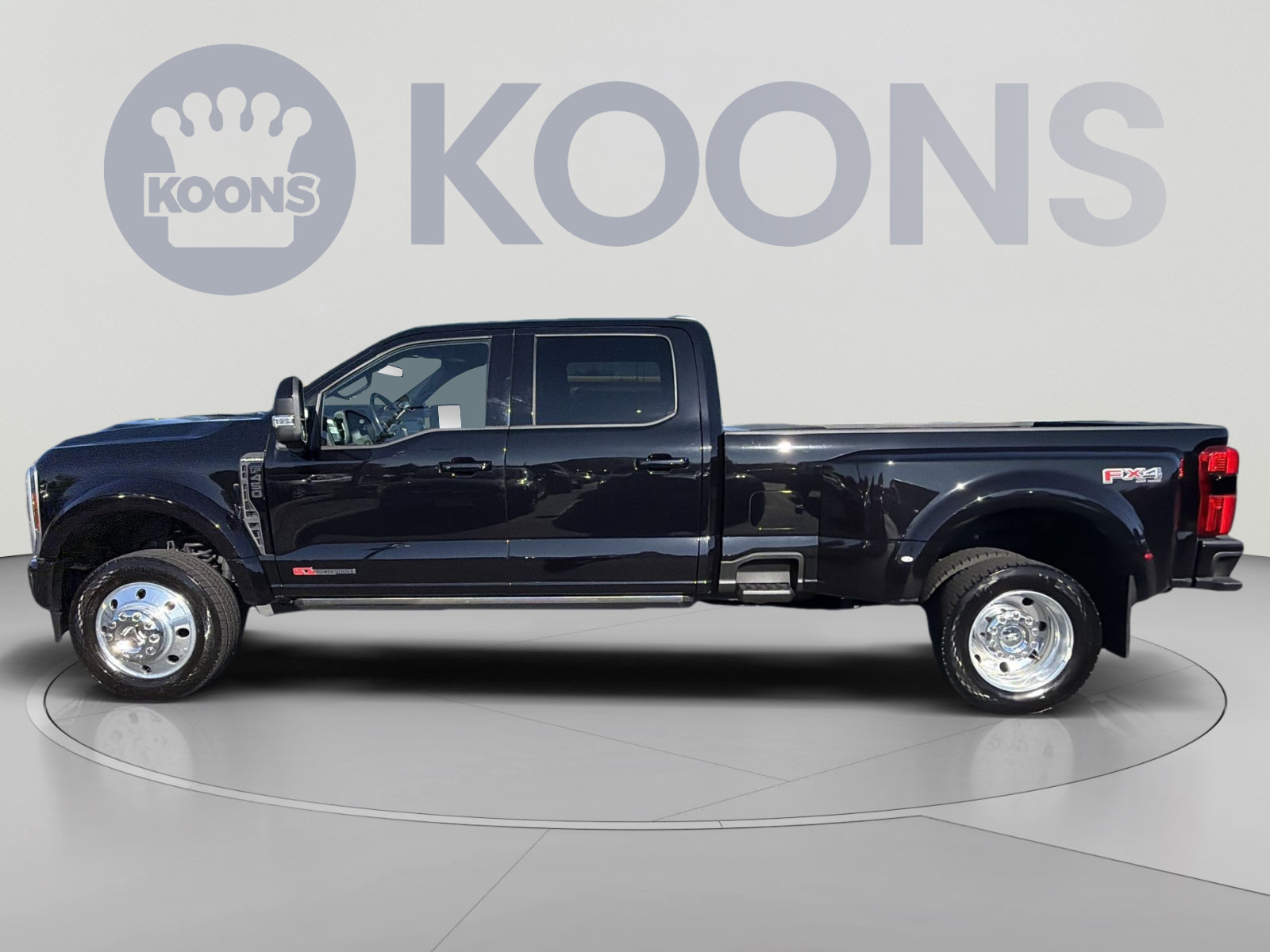 Used 2025 Ford F450 Platinum w/ FX4 Off-Road Package AWD/4WD image 2