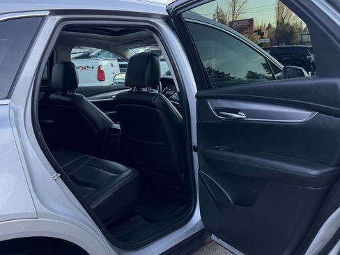 Used 2017 Cadillac XT5 Luxury w/ Driver Awareness Package image 19