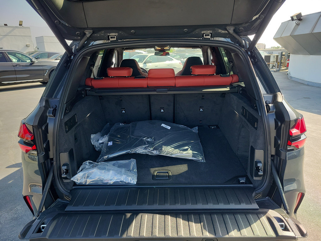 New 2026 BMW X5 M Competition w/ Executive Package AWD/4WD image 8