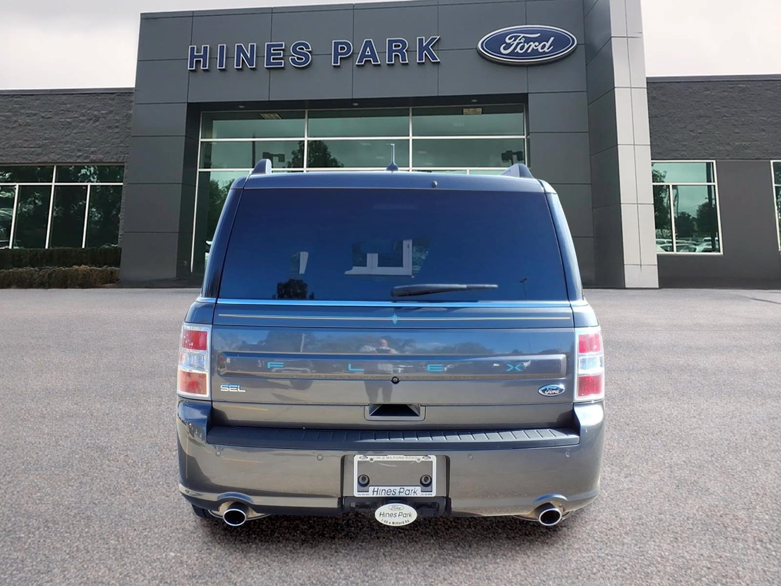 Used 2019 Ford Flex SEL w/ Class III Trailer Tow Package FWD image 6