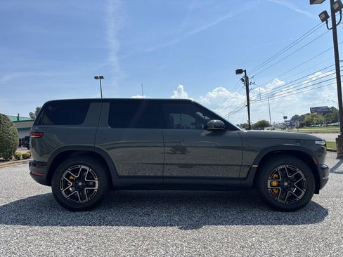 Used 2027 Rivian R2 Performance Dual AWD/4WD image 7