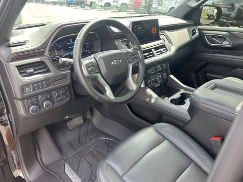 Used 2024 Chevrolet Suburban Z71 w/ Luxury Package AWD/4WD image 24