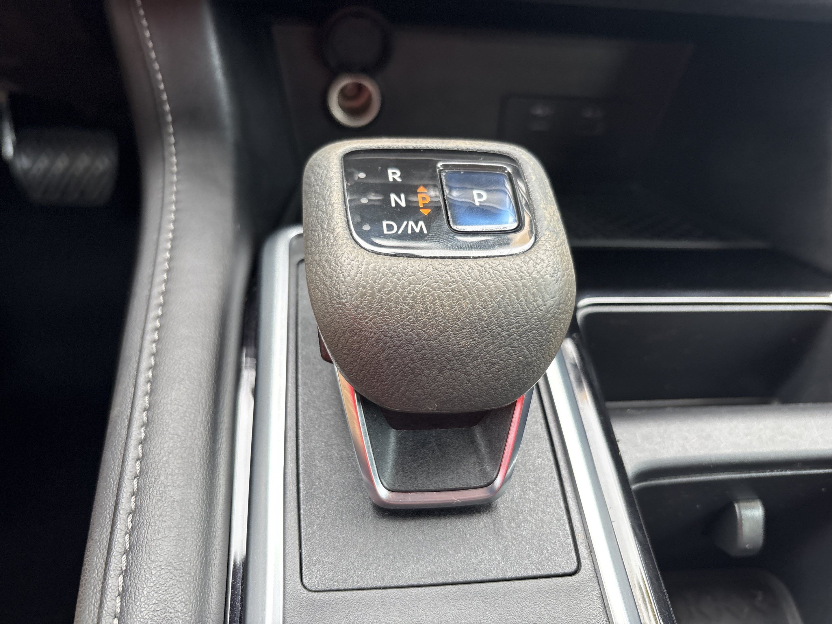 Used 2022 Nissan Pathfinder SV FWD image 15