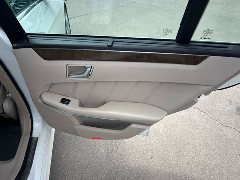 Used 2015 Mercedes-Benz E 350 4MATIC Wagon image 16