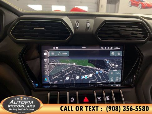 Used 2022 Lamborghini Urus AWD/4WD image 37