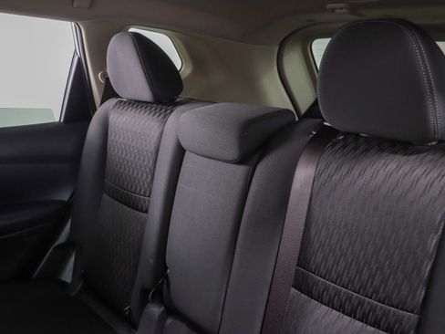 Used 2020 Nissan Rogue SV FWD image 24