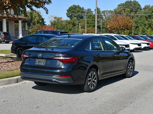 Used 2024 Volkswagen Jetta S image 4