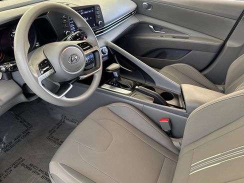Used 2023 Hyundai Elantra SEL image 4
