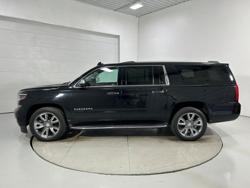 Used 2019 Chevrolet Suburban Premier AWD/4WD image 22