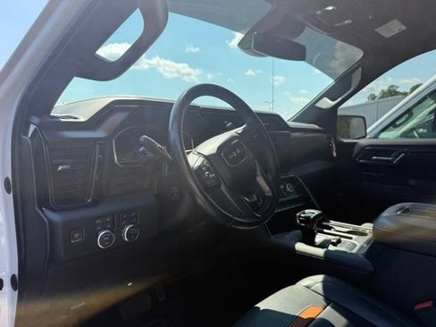 Used 2022 GMC Sierra 1500 AT4 w/ AT4 Preferred Package AWD/4WD image 7