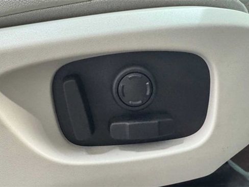 Used 2019 Land Rover Discovery Sport HSE image 15