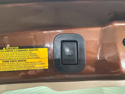 Used 2013 Toyota Venza XLE image 25