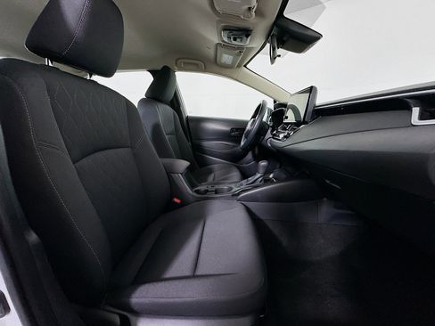 Used 2025 Toyota Corolla LE image 29