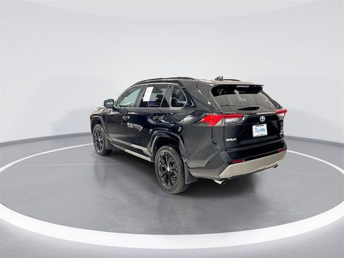 Used 2024 Toyota RAV4 SE image 5
