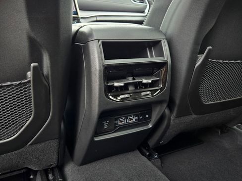 New 2025 Jeep Grand Cherokee Limited w/ Luxury Tech Group II image 30