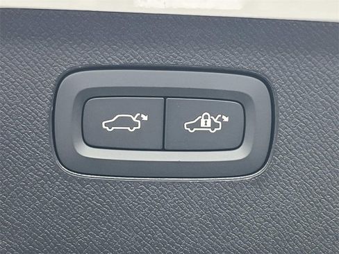 Certified 2026 Volvo XC90 B6 Ultra AWD/4WD image 13