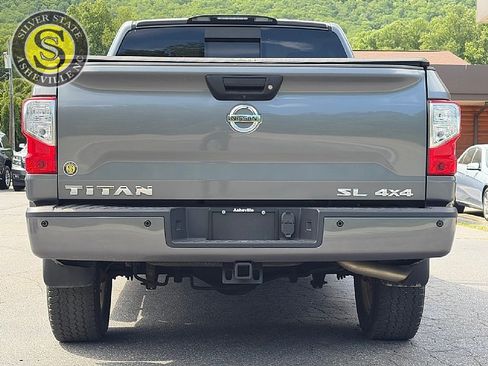 Used 2018 Nissan Titan SL w/ Chrome Package AWD/4WD image 5