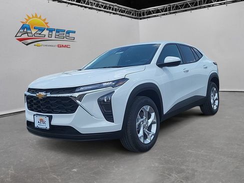 New 2026 Chevrolet Trax LS w/ LS Convenience Package FWD image 1