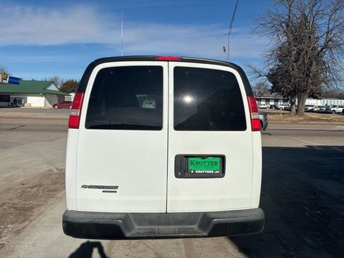 Used 2016 Chevrolet Express 2500 LS RWD image 3