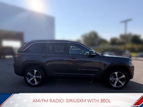 Used 2025 Jeep Grand Cherokee Limited w/ Luxury Tech Group II AWD/4WD image 4