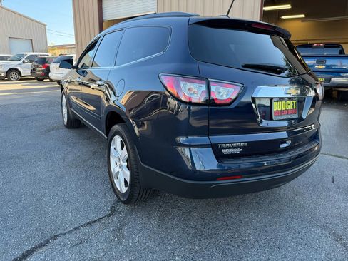 Used 2017 Chevrolet Traverse LT w/ Style and Technology Package image 7