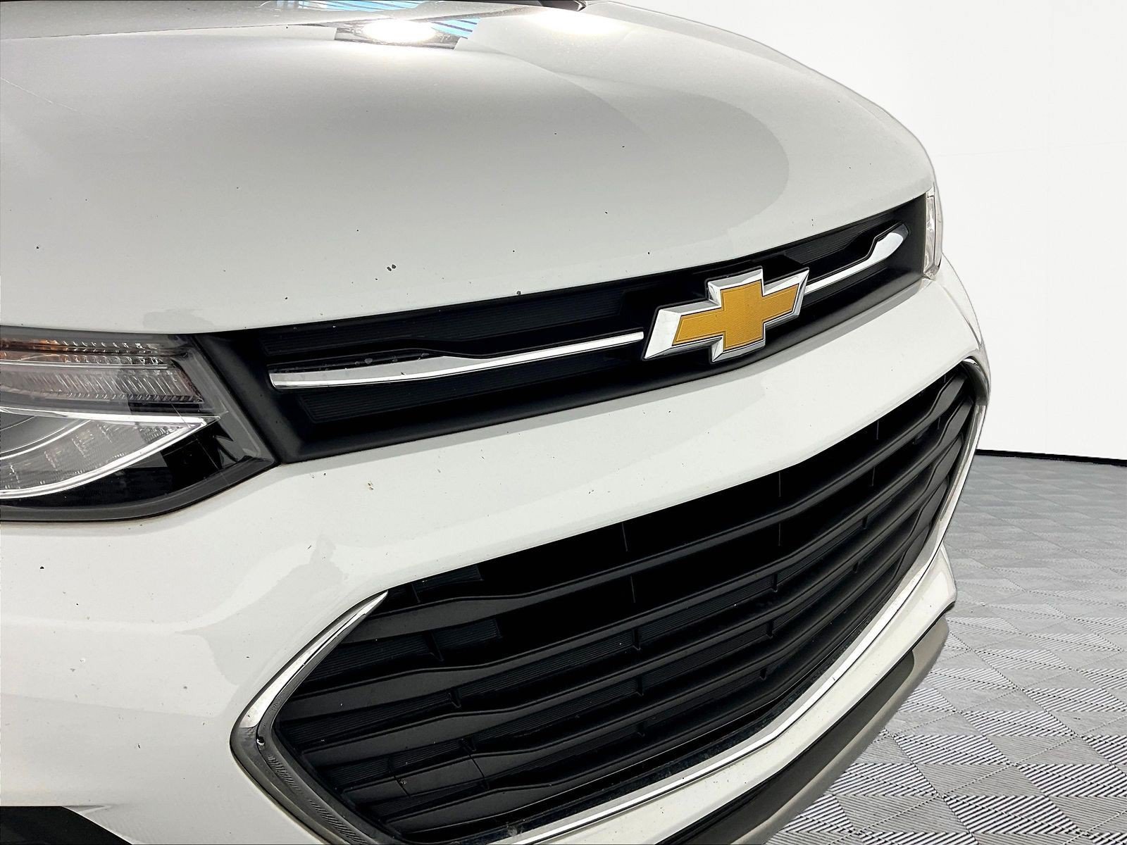 Used 2022 Chevrolet Trax LT w/ LT Convenience Package AWD/4WD image 27