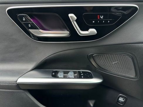 Used 2025 Mercedes-Benz C 300 4MATIC Sedan image 16