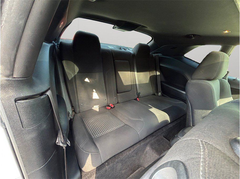 Used 2018 Dodge Challenger R/T w/ Performance Handling Group RWD image 35