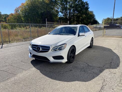 Used 2014 Mercedes-Benz E 250 BlueTEC Sedan image 6