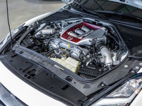 Used 2023 Nissan GT-R Premium w/ Premium Interior Package AWD/4WD image 23