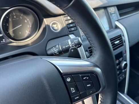 Used 2017 Land Rover Discovery Sport SE AWD/4WD image 37