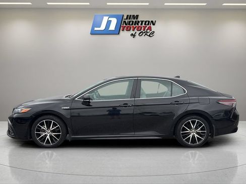 Used 2021 Toyota Camry SE w/ Audio Upgrade Package FWD image 8
