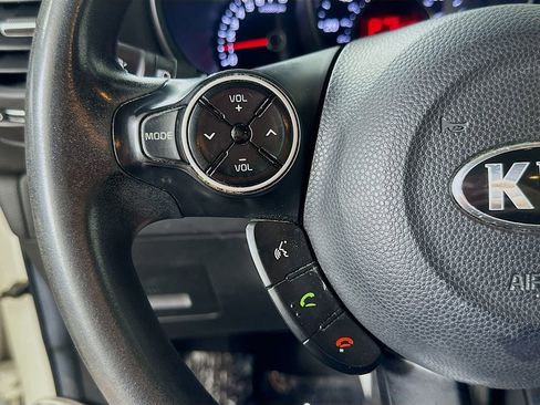 Used 2016 Kia Soul FWD image 21