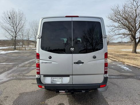 Used 2007 Dodge Sprinter 2500 w/ Cooling Group image 7