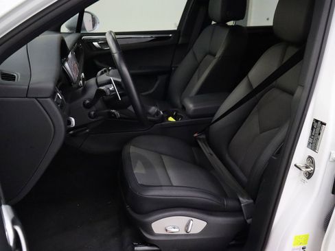 Used 2024 Porsche Macan image 16