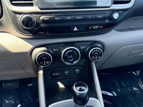 Used 2021 Hyundai Venue SEL FWD image 35