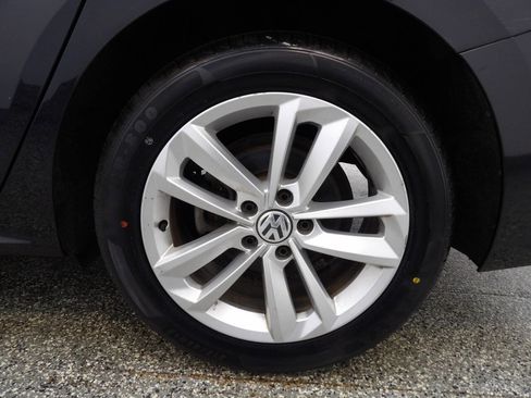 Used 2020 Volkswagen Passat 2.0T SE image 19