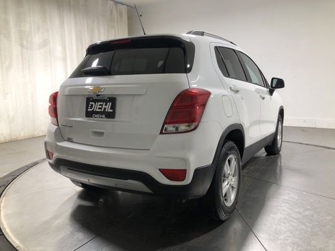 Used 2022 Chevrolet Trax LT w/ LT Convenience Package image 7