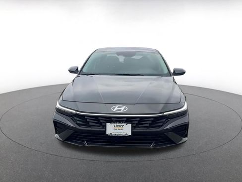 Used 2025 Hyundai Elantra SEL image 4