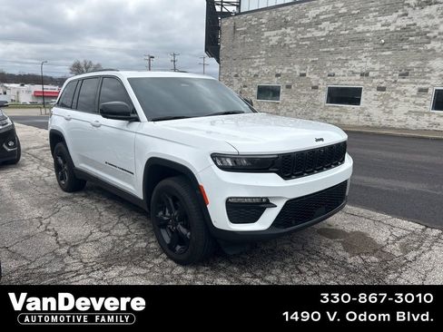 Used 2024 Jeep Grand Cherokee Limited w/ Luxury Tech Group II image 1