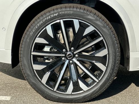 Used 2026 Volvo XC90 B6 Plus w/ Protection Package Premier AWD/4WD image 34