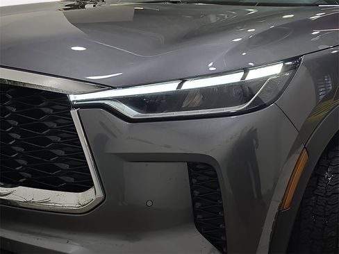 Used 2022 INFINITI QX60 Sensory w/ Cargo Package image 31