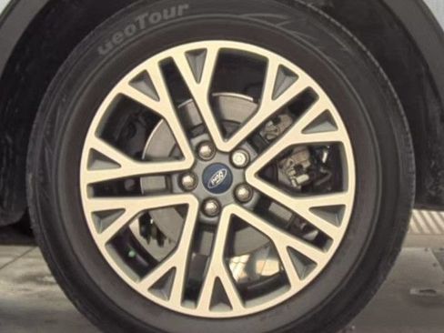 Used 2022 Ford Escape SEL FWD image 4
