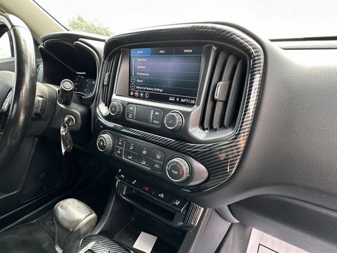 Used 2021 Chevrolet Colorado LT w/ Fleet Safety Package image 12